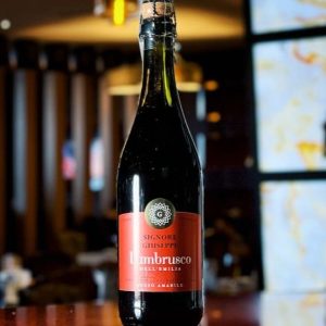 Игристое вино Lambrusco Rosso