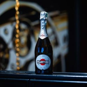 Игристое вино Martini Asti
