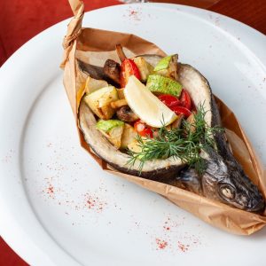 Сибас/дарада с запечеными овощами